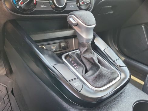 Used 2020 Kia Soul S FWD image 18