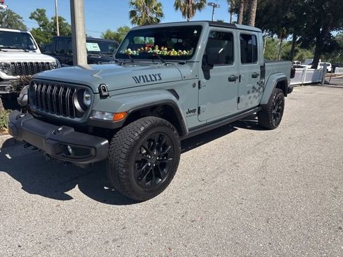 Certified 2024 Jeep Gladiator Sport AWD/4WD image 4