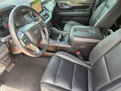 Used 2021 Chevrolet Tahoe Z71 w/ Z71 Off-Road Package AWD/4WD image 16