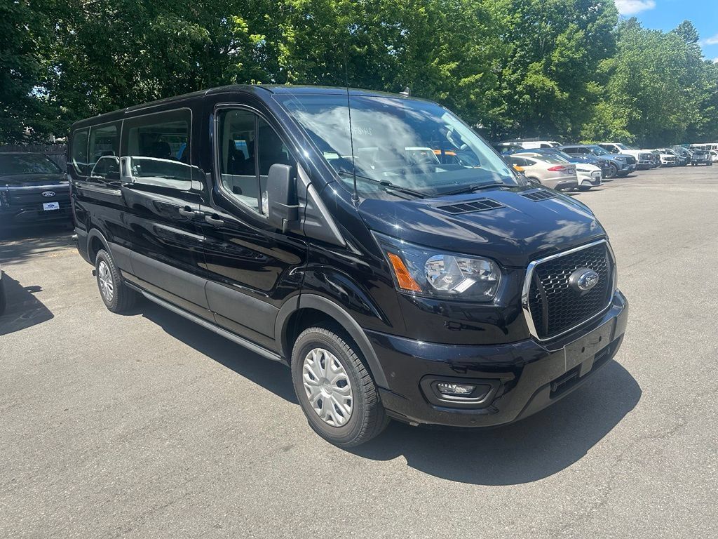Used 2024 Ford Transit 350 XLT RWD image 3