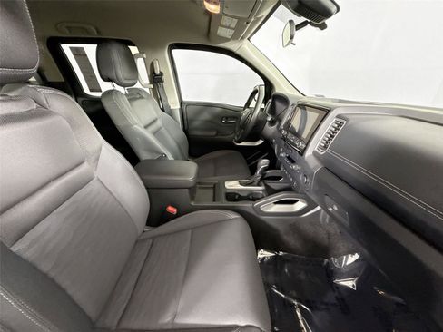 Used 2023 Nissan Frontier SV w/ SV Convenience Package RWD image 40