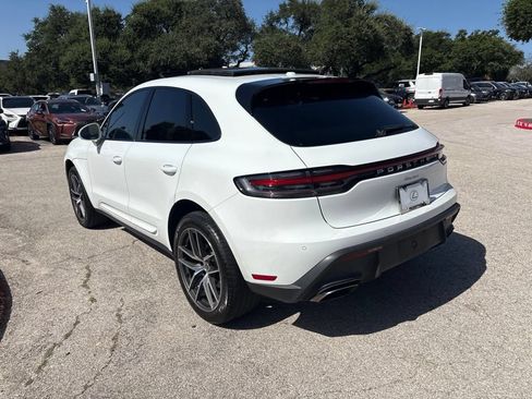Used 2023 Porsche Macan AWD/4WD image 3