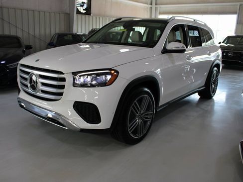 Used 2024 Mercedes-Benz GLS 450 GLS 450 4MATIC image 41
