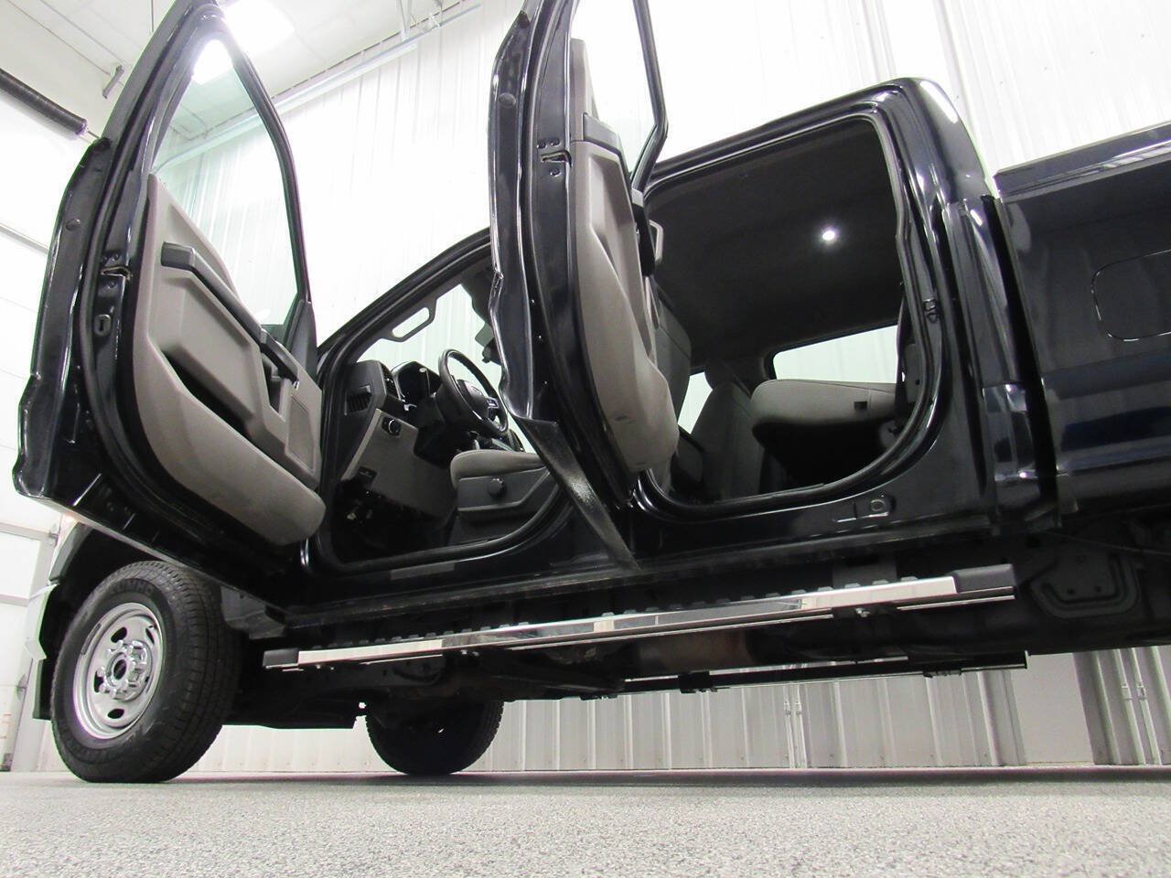 Used 2022 Ford F250 XL w/ Power Equipment Group AWD/4WD image 17