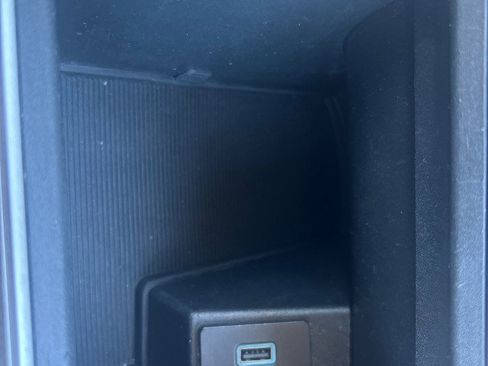 Used 2023 Ford Edge SEL image 18