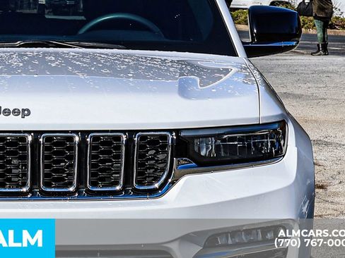 Used 2024 Jeep Grand Cherokee Limited AWD/4WD image 16