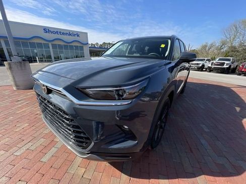Used 2025 Toyota Grand Highlander AWD image 25