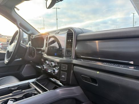 Used 2025 Ford F350 Lariat w/ Chrome Package image 14