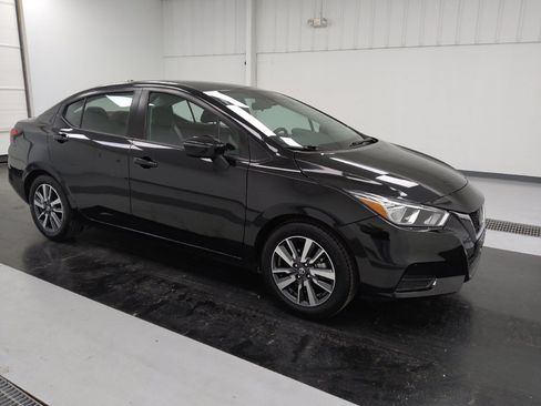 Used 2021 Nissan Versa SV image 11
