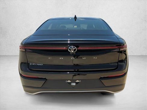 Certified 2025 Toyota Crown AWD/4WD image 7