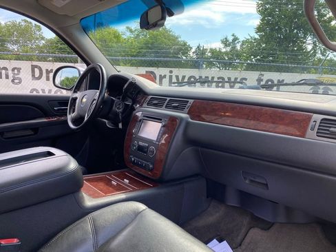 Used 2012 Chevrolet Suburban LTZ AWD/4WD image 19