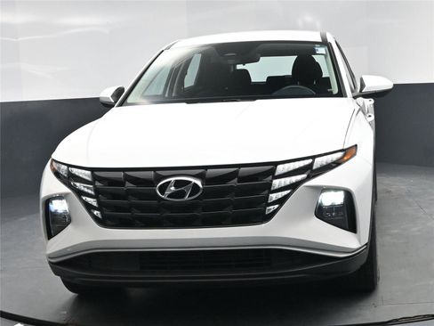 Certified 2024 Hyundai Tucson SE image 11