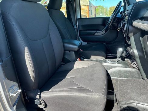 Used 2017 Jeep Wrangler Sport w/ Quick Order Package 24S AWD/4WD image 34