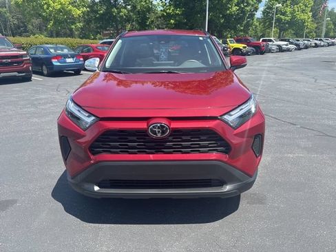 Used 2025 Toyota RAV4 XLE w/ Convenience Package FWD image 7