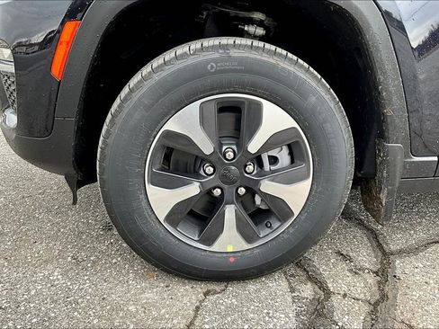 New 2024 Jeep Grand Cherokee Limited 4xe w/ Luxury Tech Group II AWD/4WD image 7