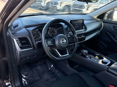 Used 2024 Nissan Rogue S AWD/4WD image 10