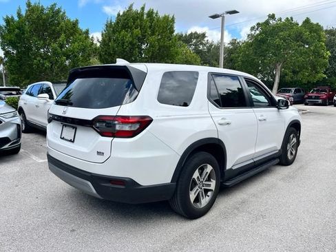 Used 2024 Honda Pilot EX-L image 6