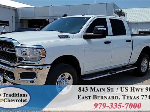 Used 2024 RAM 2500 Tradesman w/ Chrome Appearance Group image 4