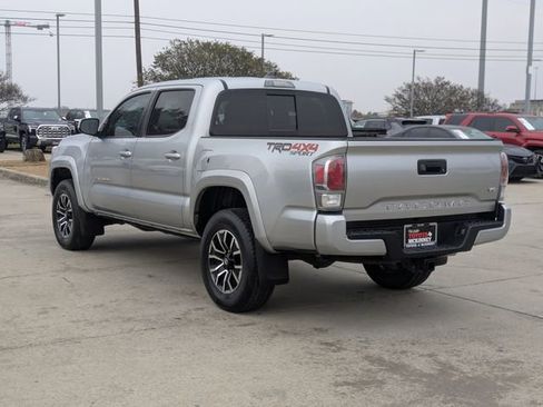 Used 2022 Toyota Tacoma TRD Sport image 8