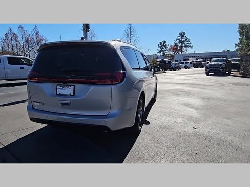New 2026 Chrysler Pacifica Select w/ S Appearance Package FWD image 29