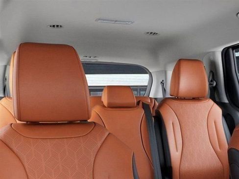 New 2026 Kia Carnival EX image 27