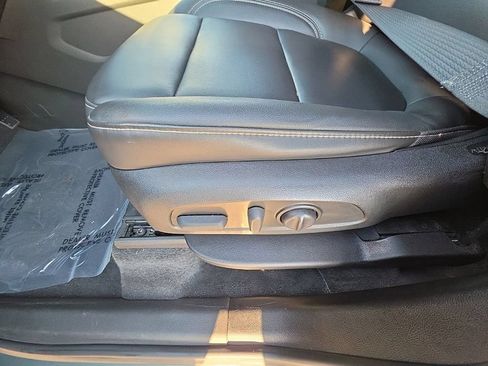 Used 2023 Chevrolet Traverse LT w/ LPO, Floor Liner Package AWD/4WD image 23