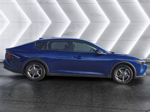 New 2026 Kia K4 LXS image 3