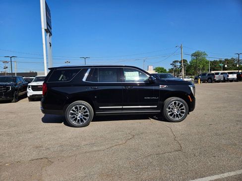New 2026 GMC Yukon Denali image 7