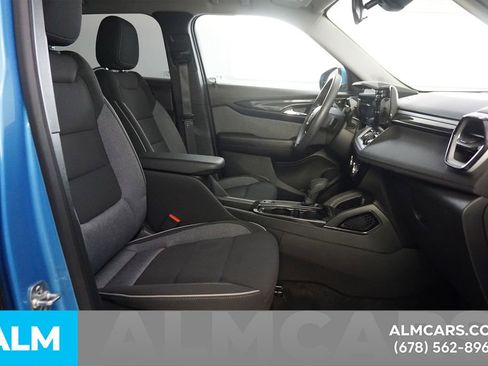 Used 2025 Chevrolet TrailBlazer LT AWD/4WD image 19