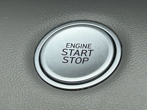 Used 2023 Hyundai Elantra SEL w/ Preferred Accessory Package FWD image 14