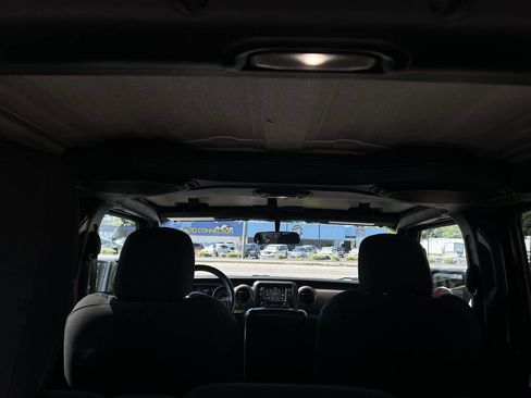 Used 2018 Jeep Wrangler Unlimited Sport S image 18