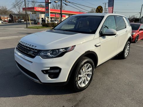 Used 2018 Land Rover Discovery Sport HSE AWD/4WD image 4