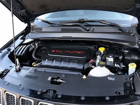 Used 2018 Jeep Compass Limited w/ Navigation Group AWD/4WD image 42