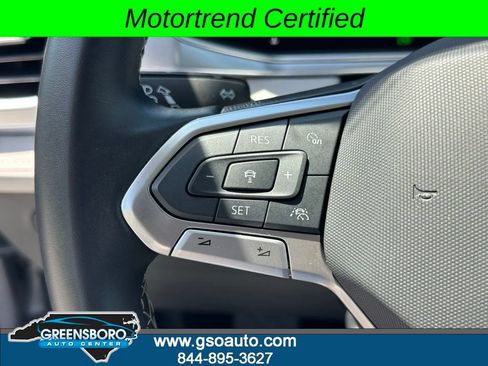 Used 2025 Volkswagen Taos SE FWD image 24