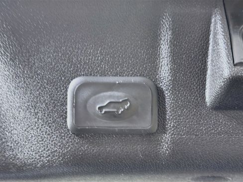 Used 2012 GMC Acadia SLT FWD image 29