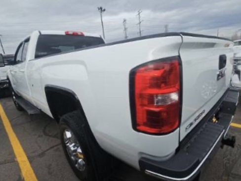 Used 2017 GMC Sierra 3500 SLE image 8