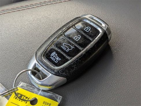 Used 2019 Hyundai Santa Fe Limited image 9