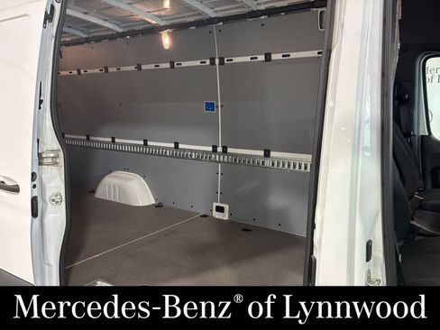 Used 2023 Mercedes-Benz Sprinter 2500 image 7