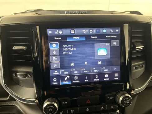 Used 2024 RAM 1500 Laramie image 19