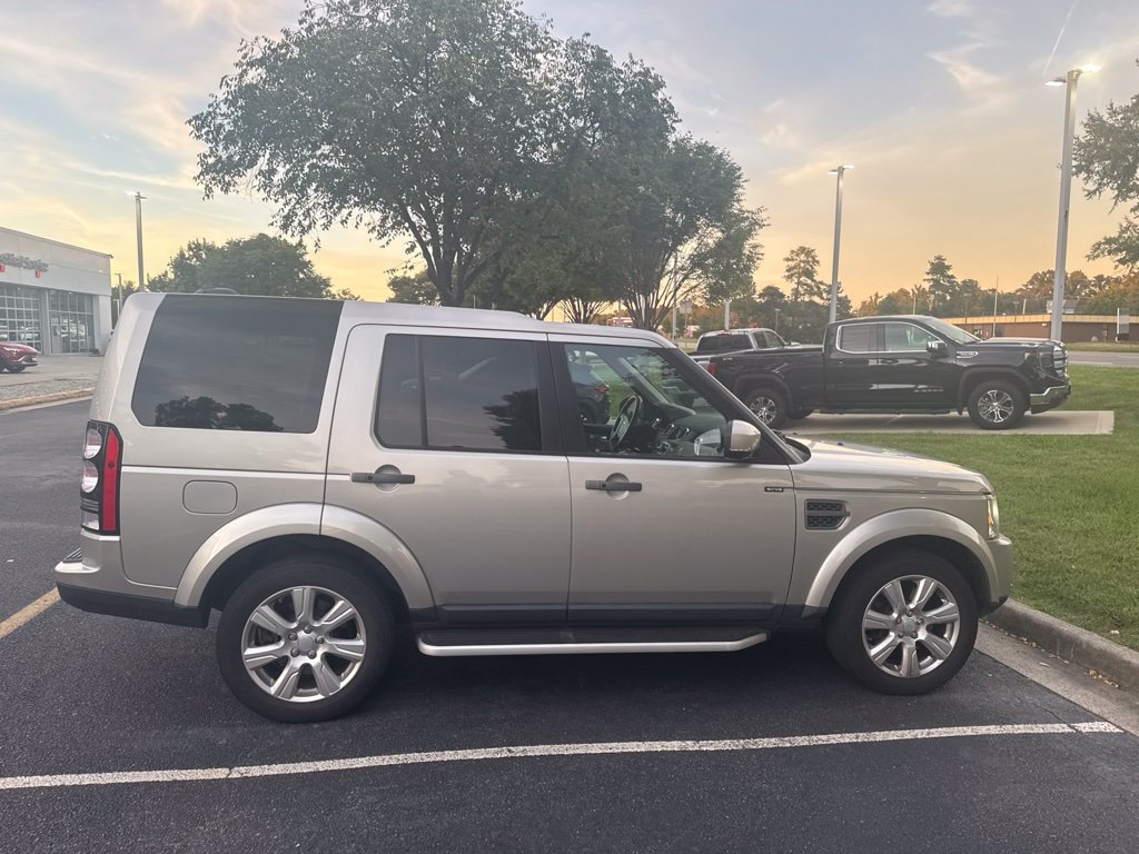 Used 2016 Land Rover LR4 HSE AWD/4WD image 4