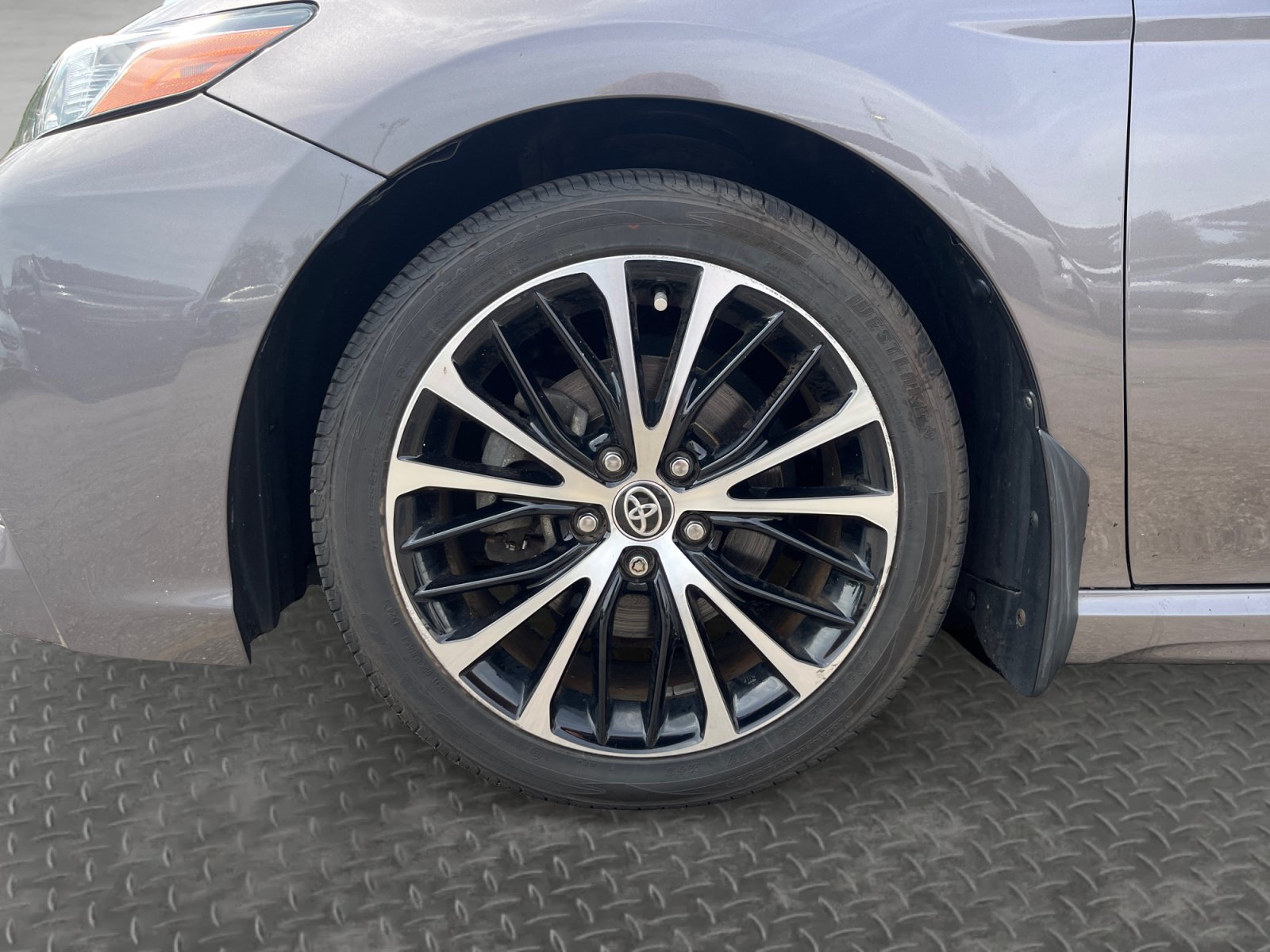 Used 2020 Toyota Camry SE w/ Cold Weather Package AWD/4WD image 16