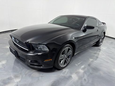 Used 2014 Ford Mustang Coupe w/ V6 Performance Package RWD image 9