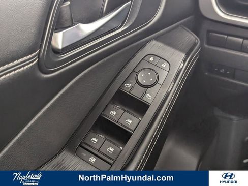 Used 2023 Nissan Rogue SV w/ SV Premium Package image 17