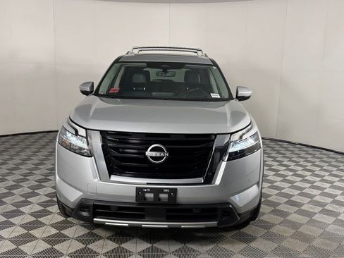 Used 2024 Nissan Pathfinder Platinum AWD/4WD image 5