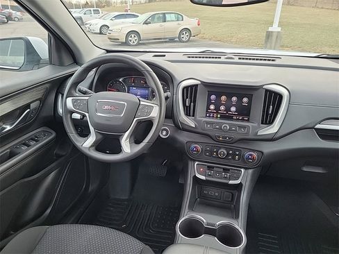 Used 2022 GMC Terrain SLE w/ Driver Convenience Package image 9