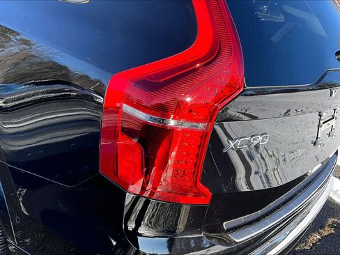 Certified 2024 Volvo XC90 B6 Ultimate w/ Protection Package Premier image 26
