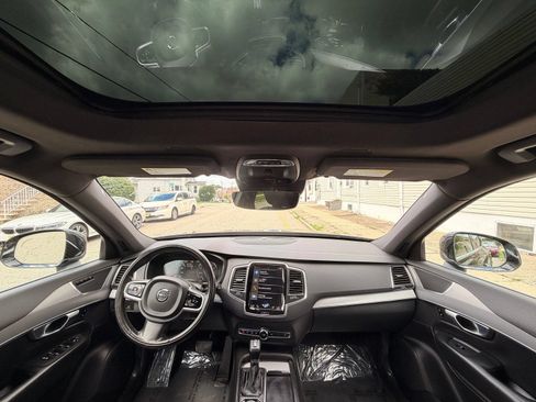 Used 2022 Volvo XC90 T5 Momentum w/ Climate Package AWD/4WD image 28