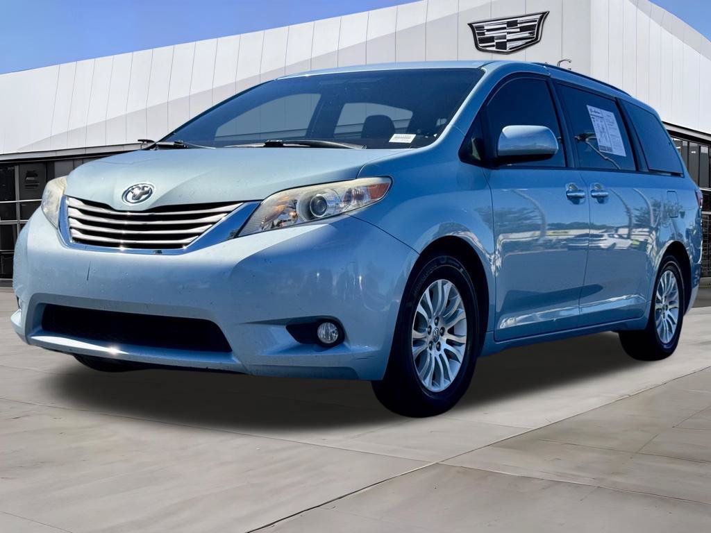 Used 2017 Toyota Sienna XLE Premium FWD image 5