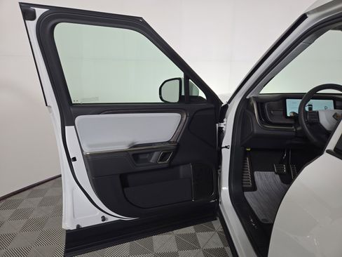 Used 2023 Rivian R1T Adventure image 16