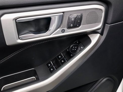 Used 2022 Ford Explorer Limited w/ Equipment Group 301A image 25